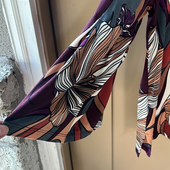 Chico’s Travelers Sz L Baroque Autumnal Floral Print V Neck Bell Sleeve Blouse - Picture 5 of 9